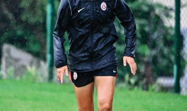 九游体育app-李佳悦：日本大牌都落选世界杯 我连球星都不是